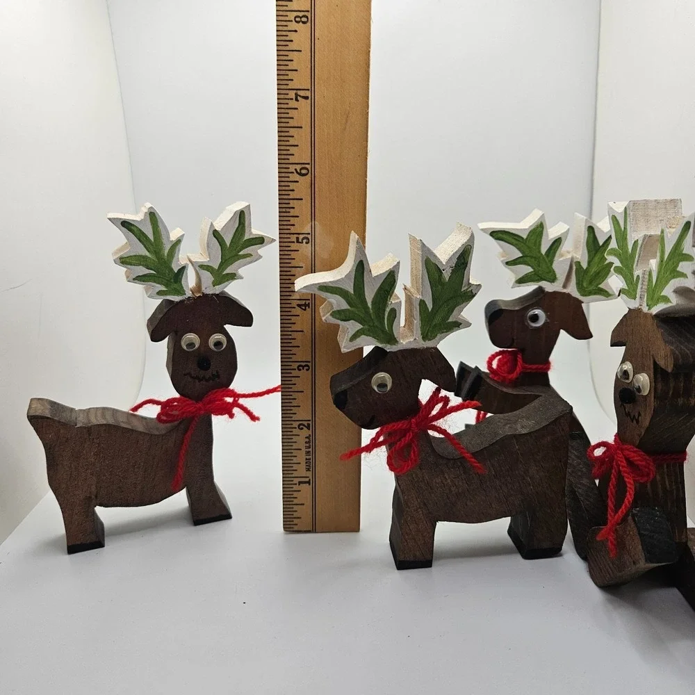 Vintage Wooden Reindeer Christmas Figurines Set of 4‎ Hand Painted Folk Art